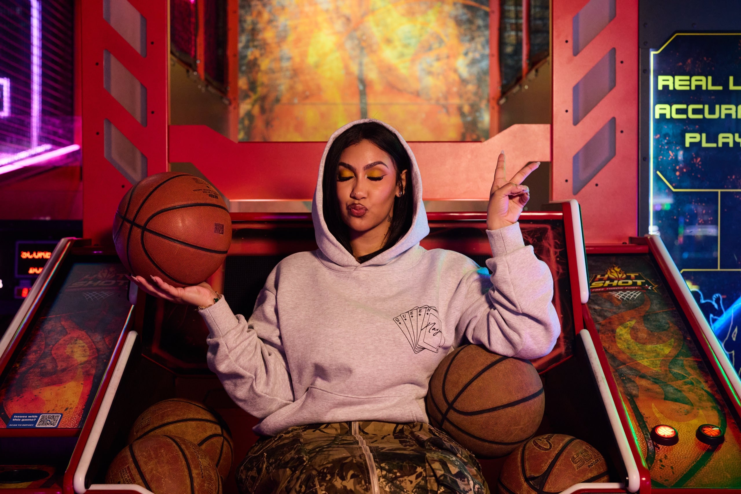 QUEEN OF DIAMONDS HOODIE – Queen Naija Official